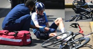 Froome Suffers Broken Collarbone in UAE Tour Crash Froome Suffers Broken Collarbone in UAE Tour Crash. The four-time Tour de France champion went down in a mass pile-up during the final stage