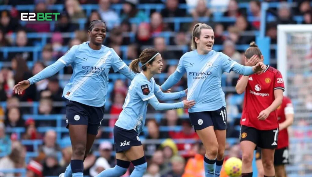 Hemp dazzles as Manchester City boost WSL title hopes