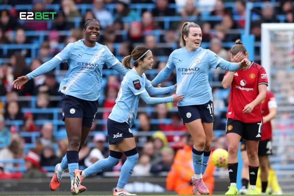 Hemp dazzles as Manchester City boost WSL title hopes